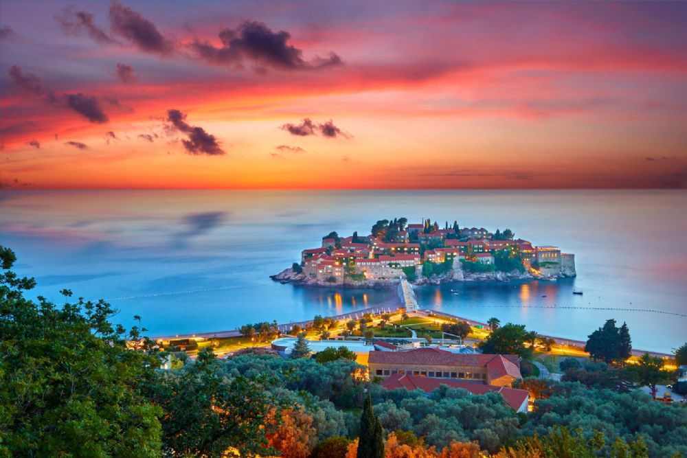 FIRST LEGEND: MONTENEGRO -